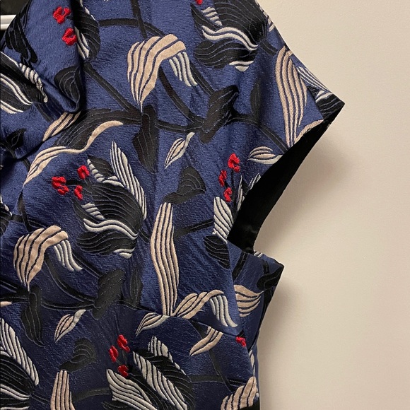 Escada Floral Dress With Statement Neckline Size 44 - Picture 13 of 15